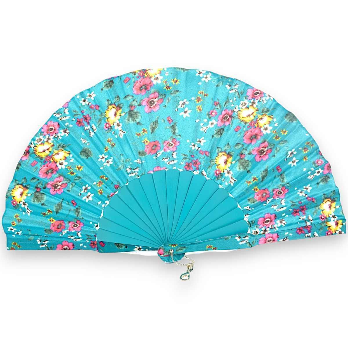 Ventaglio in seta azzurro con decorazione floreale