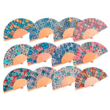 Ventaglio in tessuto e manico in legno con decorazione maiolica d.43 cm