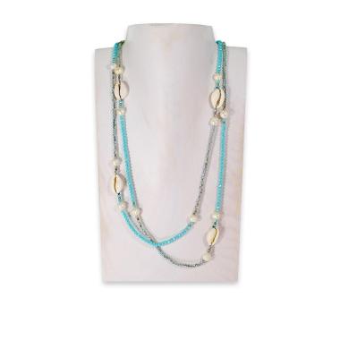 Collana montata in cristallo azzurro acquamarina, perle di fiume e paguro