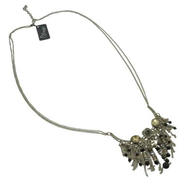 Collana con ciondolo a frange